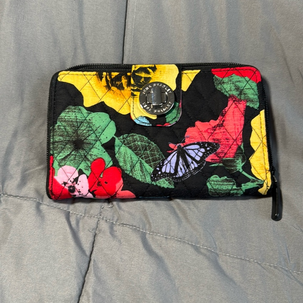 *Retired* Vera Bradley Havana Rose Turnlock Wallet